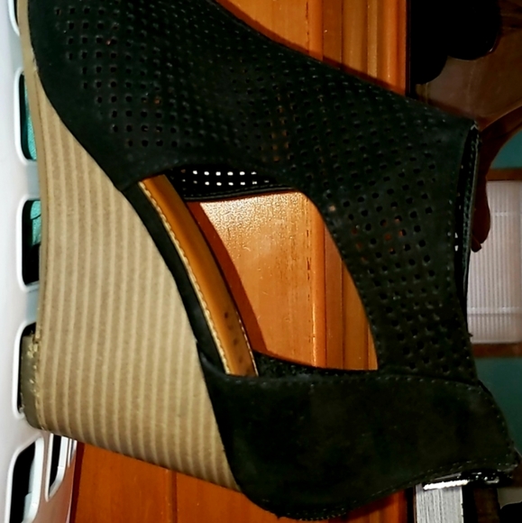 Heels - Picture 5 of 8
